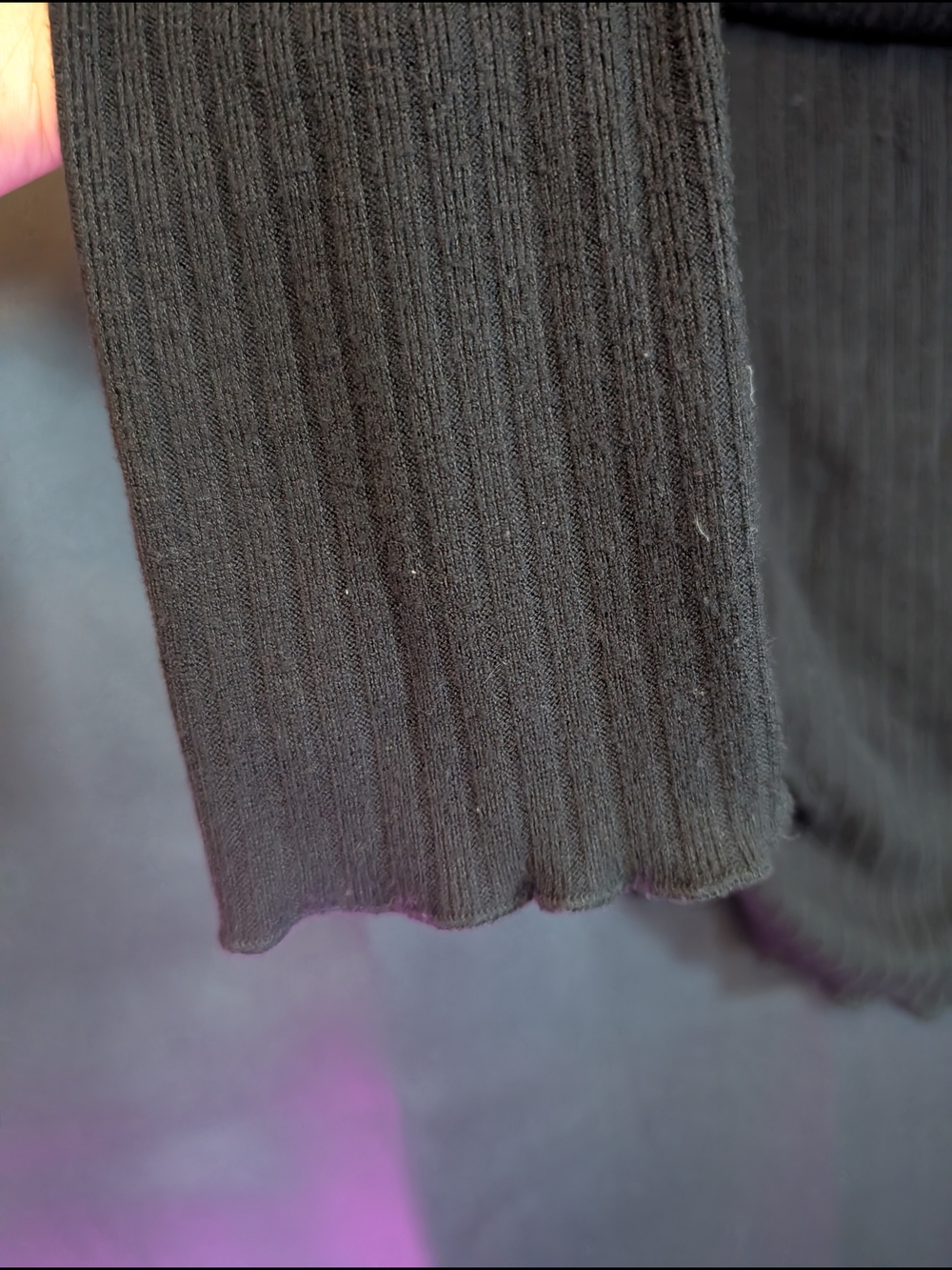 Ardene Black Off-the-Shoulder Ribbed Sweater Flared Scallop Sleeves - Picture 3 of 10